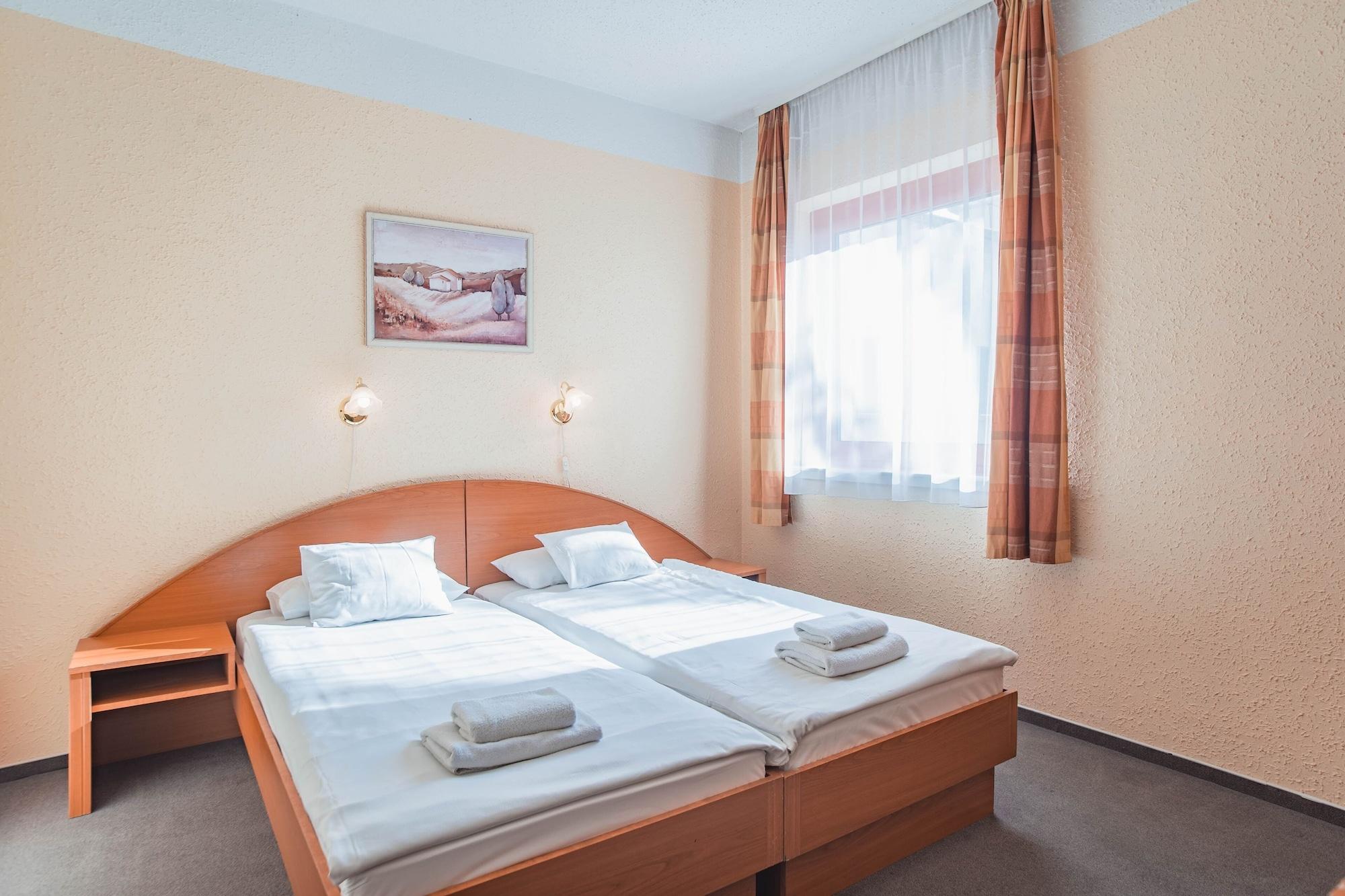 Homoky Hotels Bestline Hotel Budapeste Exterior foto