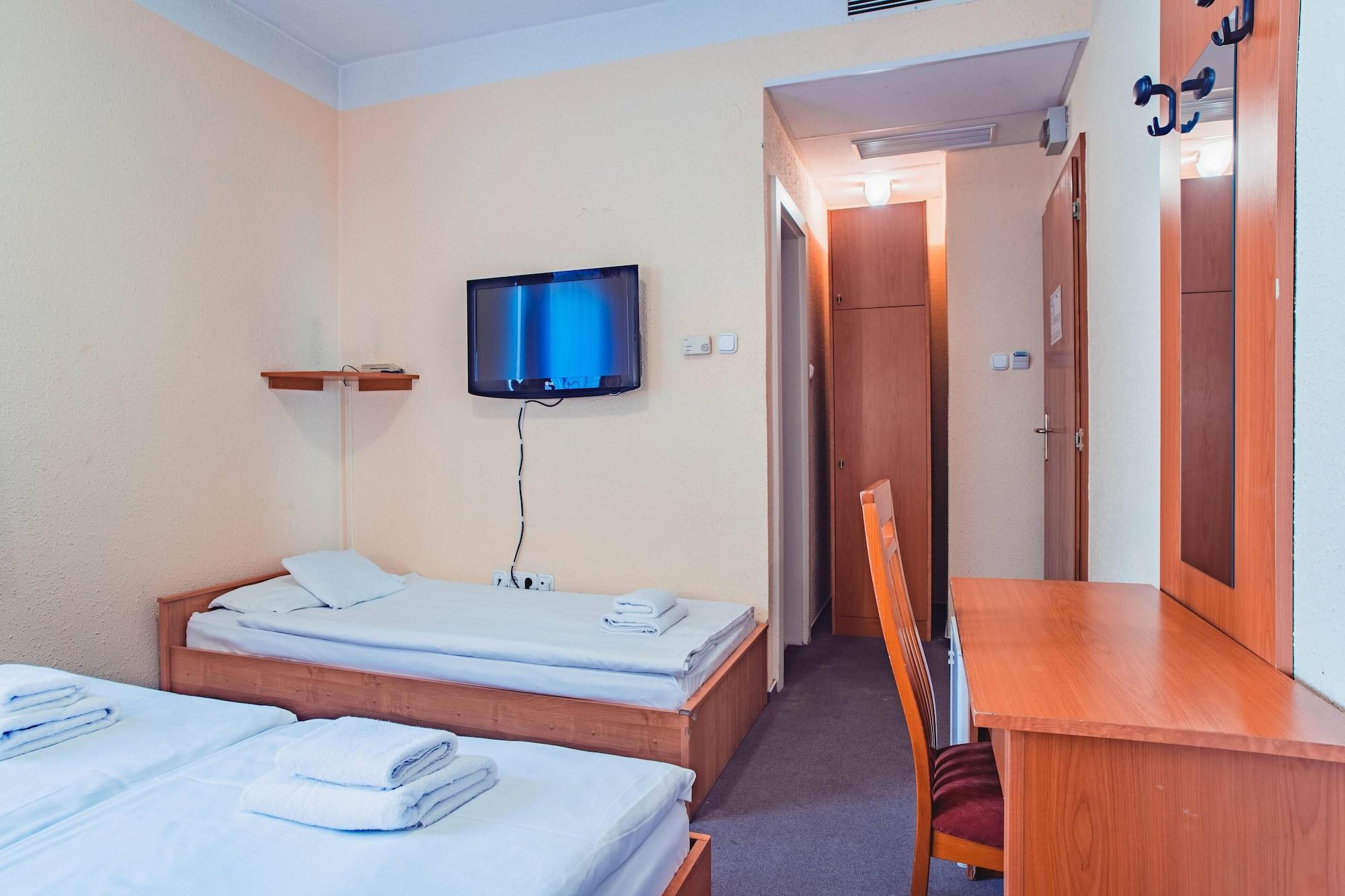 Homoky Hotels Bestline Hotel Budapeste Exterior foto